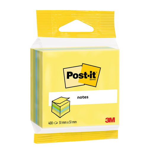 Eine Packung Post-it® Notes Mini Würfel der 3M Deutschland GmbH enthält 400 Blatt im Format 51 x 51 mm, hat eine gelbe Hülle mit dem Markenlogo und der Abbildung des Notizblocks und besteht aus 100 % PEFC-zertifiziertem Papier.