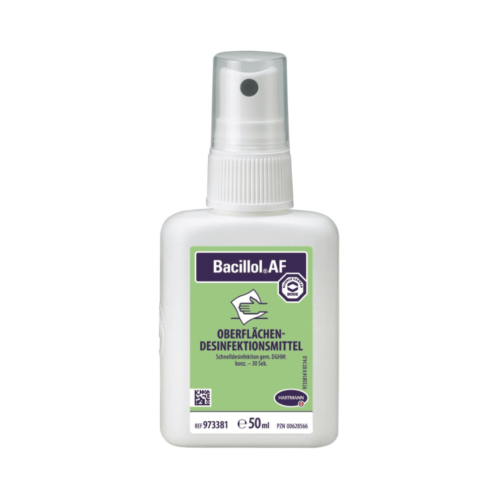 Butelka sprayu do dezynfekcji powierzchni BODE Bacillol® AF. Jest to biały pojemnik o pojemności 50 ml z fioletowym i zielonym napisem, który wskazuje, że jest to środek do dezynfekcji powierzchni firmy Paul Hartmann AG.