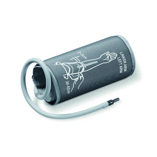 Eine aufgerollte Beurer GmbH XL-Manschette (Auslaufartikel) für Blutdruckmessgerät BM 44, BM 47, mit Schlauch, beschriftet für die Verwendung am linken Arm. Eine Abbildung zeigt die korrekte Platzierung am Oberarm; passend für Arme von 30-42 cm. Die Packung enthält 1 Stück.