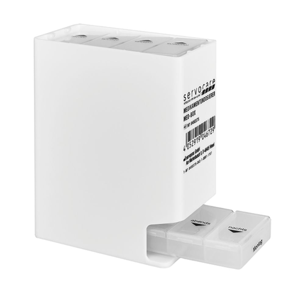 Serwocare Med-Box na tabletki od Servoprax GmbH to biały prostokątny pojemnik z mechanizmem wysuwanym i posiada oddzielne przegródki oznaczone dniami tygodnia do uporządkowanego przechowywania leków lub suplementów diety oraz widoczny kod kreskowy z boku.