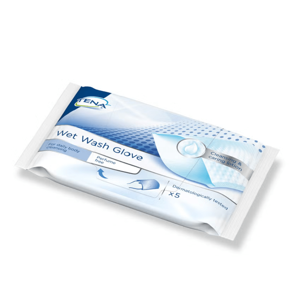 Rękawica TENA Wet Wash bez perfum (5 sztuk) od TENA - Essity Germany GmbH jest dermatologicznie przetestowana dla wrażliwej skóry, idealna do codziennego mycia i jest dostępna w biało-niebieskim opakowaniu z najważniejszymi informacjami o produkcie.