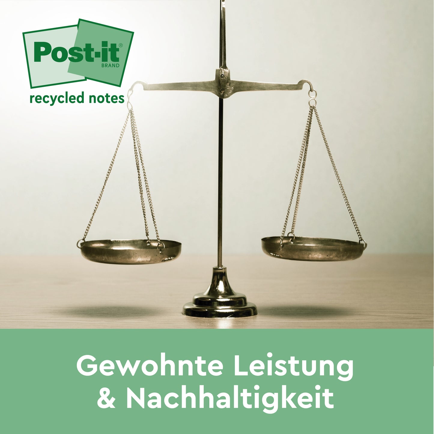 Zrównoważona waga na stole pokazuje w lewym górnym rogu logo Post-it® Recycling Notes (76x76 mm, 100 kartek/blok, 100% PEFC) firmy 3M Deutschland GmbH. Poniżej znajduje się niemiecki tekst: "Zwyczajna wydajność i zrównoważoność" na zielonym tle.