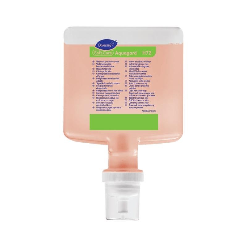 Kartridż z kremem ochronnym do skóry Soft Care Aquagard (1300 ml) od Diversey Deutschland ma prostokątne różowe opakowanie uzupełniające z białą nakrętką i niebiesko-zieloną etykietą, idealny do codziennego użytku i ochrony zewnętrznej, jak krem ochronny do skóry.