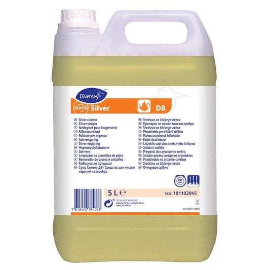 Das 5-Liter Suma Silver D8 Silbertauchbad von Diversey Deutschland GmbH & Co. OHG ist ideal für die Silberreinigung und das Entfernen von Anlaufstellen, mit einem weiß-blauen Etikett mit Produktinfos, Anwendungshinweisen und einem Barcode. Die Flüssigkeit ist hellgelb.