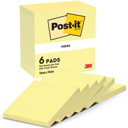Eine Packung mit sechs Post-it® Notes der 3M Deutschland GmbH (76 mm x 76 mm, 100 Blatt/Block, 100 % PEFC) ist aufgefächert abgebildet, Marke und Logo sind auf der Verpackung sichtbar.