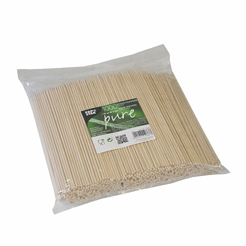 Przezroczyste opakowanie z tworzywa sztucznego firmy PAPSTAR GmbH zawiera 1000 "czystych" szaszłykowych patyczków drewnianych, każdy o długości 20 cm i grubości 3 mm, jednolicie ułożonych i z zielono-białą etykietą wewnątrz torby.