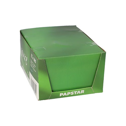 Zielone pudełko PAPSTAR mieści 190 okrągłych drewnianych wykałaczek (pure", 6,5 cm) i jest wyposażone w informacje o produkcie oraz kod kreskowy z boku - ekologiczne rozwiązanie do przechowywania od PAPSTAR GmbH.