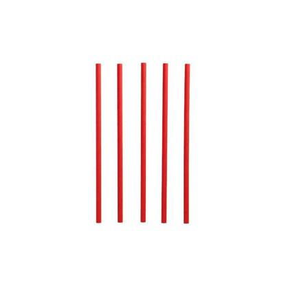Pięć czerwonych PAPSTAR papierowych słomek do shake'ów, znanych ze swojej przyjazności dla środowiska, jest ustawionych pionowo na prostym białym tle.