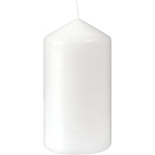 Die Stumpenkerzen der Duni GmbH (ca. 60h, 150 x 80 mm) stehen aufrecht mit spitzer Spitze und unverbranntem Docht vor weißem Hintergrund - ideal für lange Brenndauer und zeitlose Eleganz.