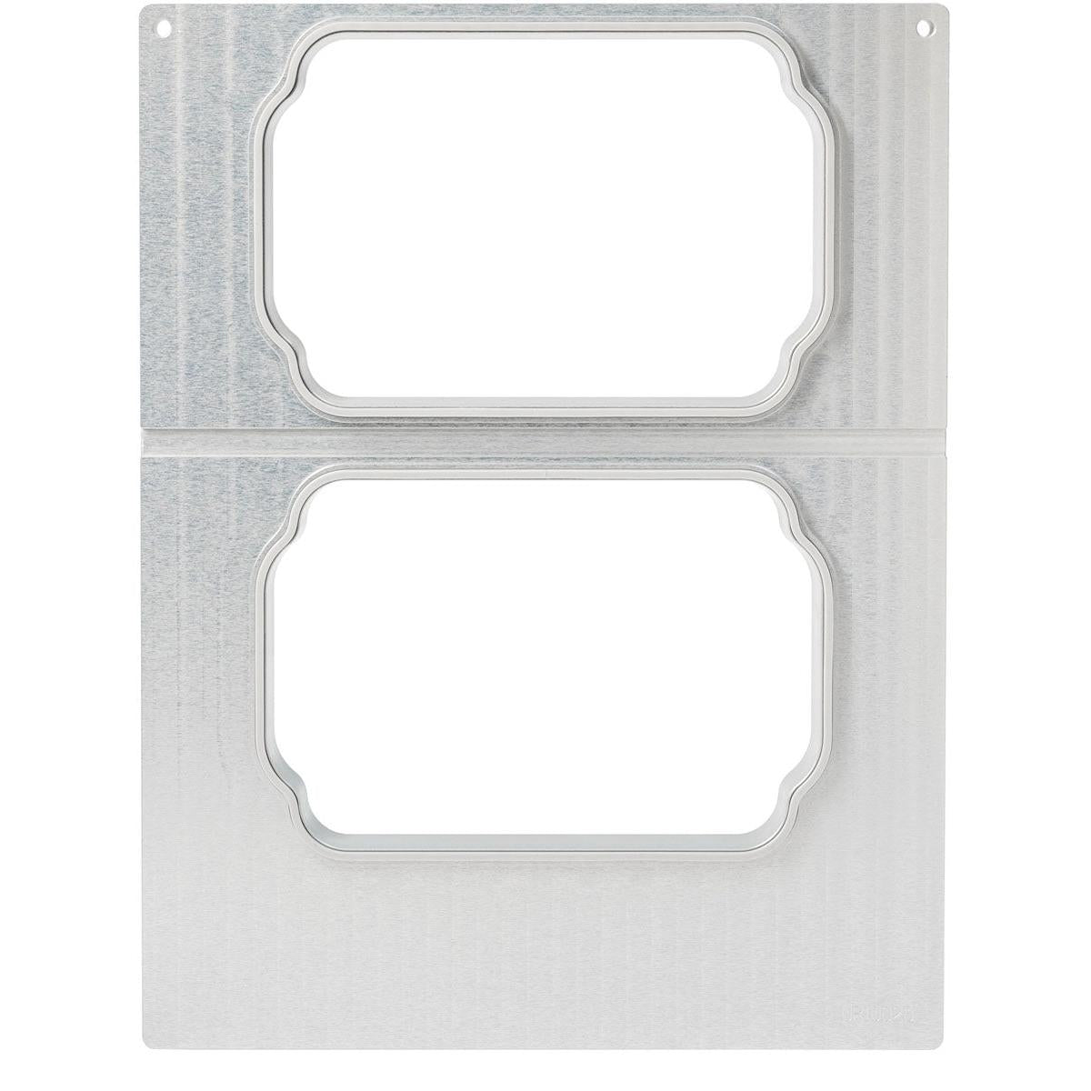 Ein silbernes Blech mit zwei abgerundeten rechteckigen Ausschnitten, passend zur Kassette DF15/25 f. PP-Schale Take Away 900 ml (2-nutzig) der Duni GmbH, übereinander angeordnet und mit Zierkanten versehen.