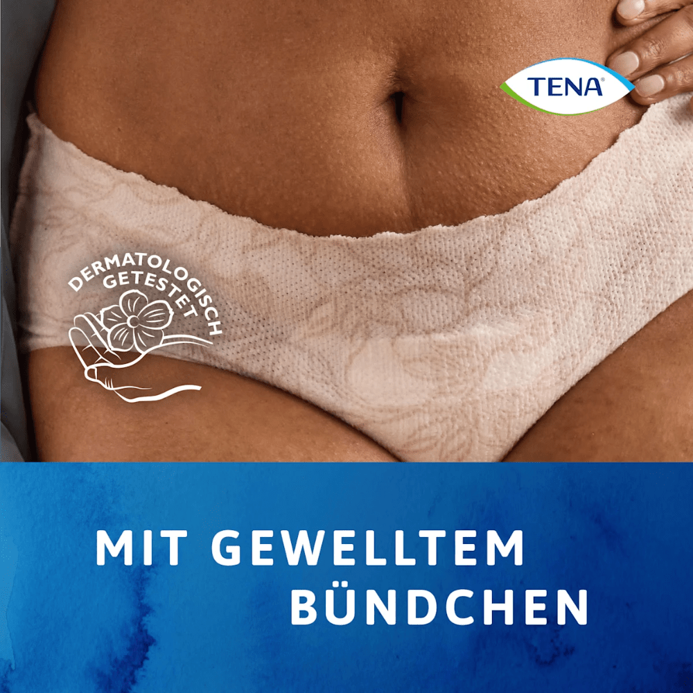 Na zbliżeniu widać osobę noszącą majtki na nietrzymanie moczu TENA Silhouette Plus White firmy TENA – Essity Germany GmbH. Tekst brzmi: „Z falistym ściągaczem” oraz „Przetestowane dermatologicznie”, a w prawym górnym rogu widnieje logo TENA Silhouette.