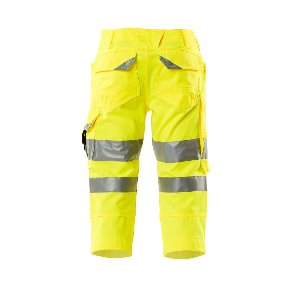 Spodnie o długości 3/4 z kieszeniami na kolanach. Spodnie o długości 3/4