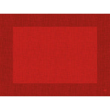 Czerwony kwadrat, przypominający podkładki stołowe Dunicel 30 x 40 cm Linnea czerwony firmy Duni GmbH, z teksturowanym wzorem siatki, jest wyśrodkowany na ciemniejszym czerwonym tle. Małe logo Duni pojawia się dyskretnie w prawym dolnym rogu.