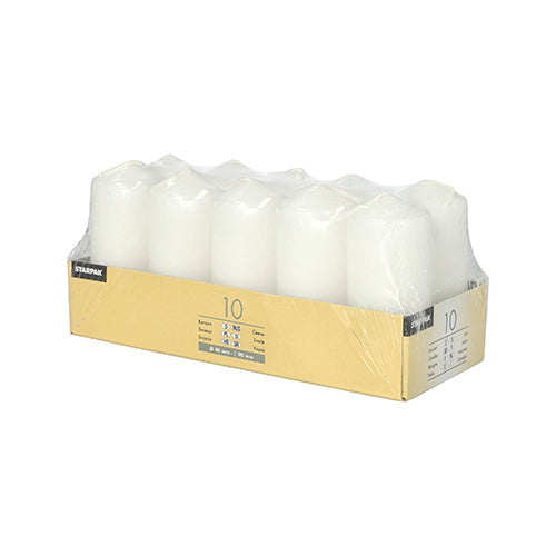 Zestaw Starpak 10 Stumpenkerzen Ø 40 mm · 90 mm jest zapakowany w kartonowej tacy z folią. Białe świece marki Starpak tworzą romantyczną atmosferę i przekonują długim czasem palenia na wiele przytulnych godzin.