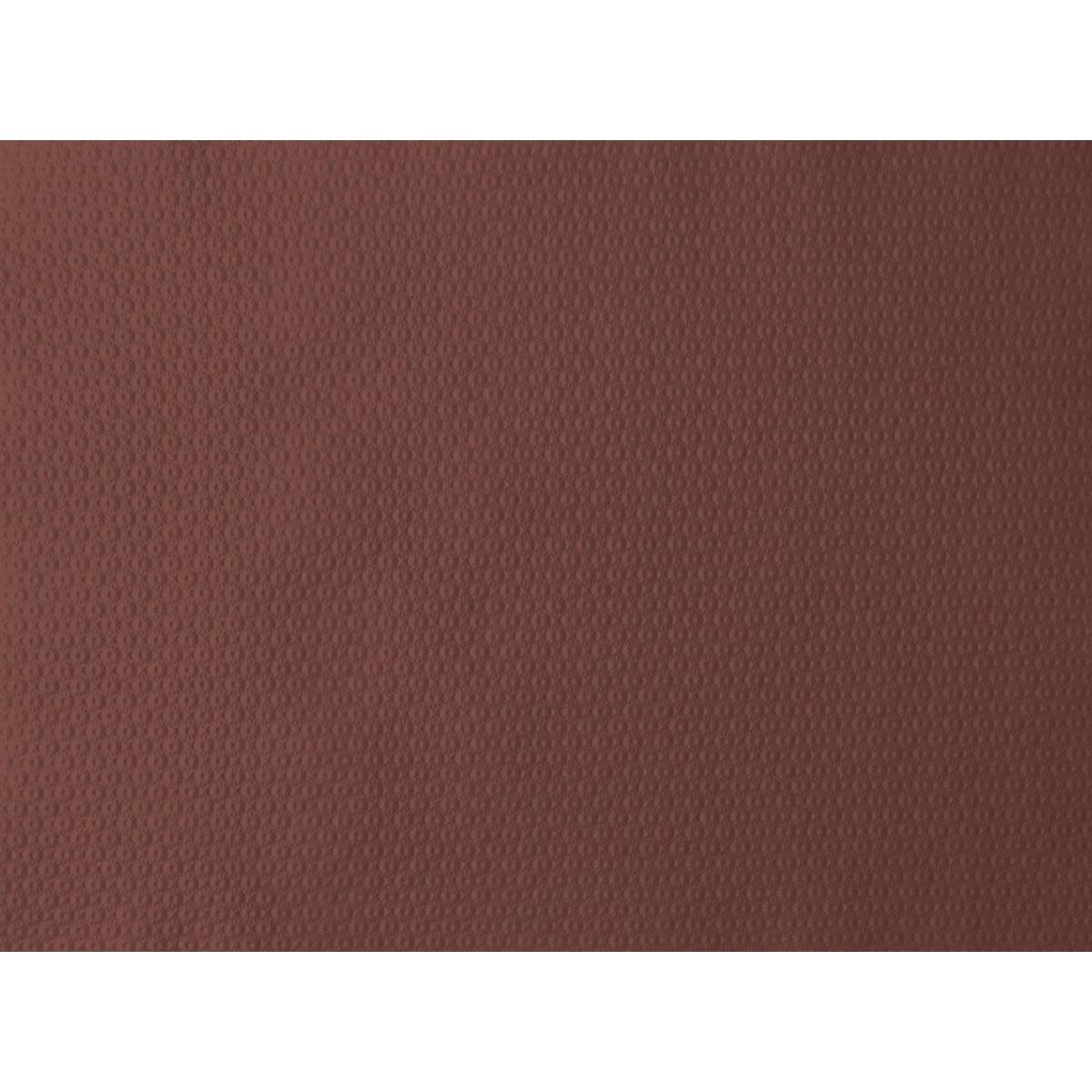 Zbliżenie na podkładki papierowe kasztanowe 30x40 cm firmy Duni GmbH pokazuje subtelną, kropkowaną strukturę - idealną na uroczystości. Równomierne oświetlenie podkreśla elegancką powierzchnię kasztanową. Opakowanie zawiera 500 sztuk.