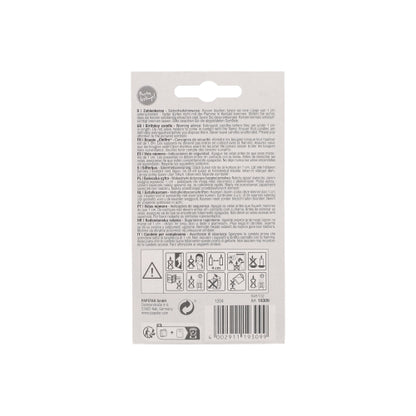 Tył Zahlenkerze PAPSTAR 7,3 cm biała z czerwonym brzegiem od PAPSTAR GmbH. Wielojęzyczny tekst, symbole bezpieczeństwa, symbole recyklingu, kod kreskowy. Idealna na jubileusze i urodziny. Zawiera ostrzeżenia dotyczące użytkowania i posiada otwór do zawieszenia na górze.