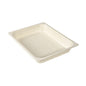 Beżowa taca z włókna Duni GmbH Fibretray 1/2 GN Natur z włókien drzewnych (325x265x52 mm), prostokątna z zaokrąglonymi rogami i lekko podniesionymi krawędziami, sfotografowana na białym tle - idealna jako ekologiczne opakowanie. Opakowanie: 140 sztuk.