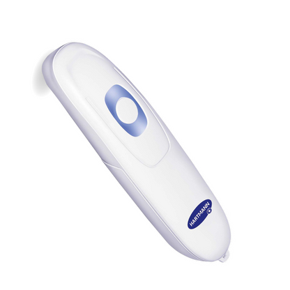 Cyfrowy uzdrawiacz ukąszeń owadów z jednym przyciskiem i przenośnym ekranem wyświetlacza, izolowany na białym tle. - HARTMANN Uzdrawiacz ukąszeń owadów | Opakowanie (1 sztuka) od Paul Hartmann AG