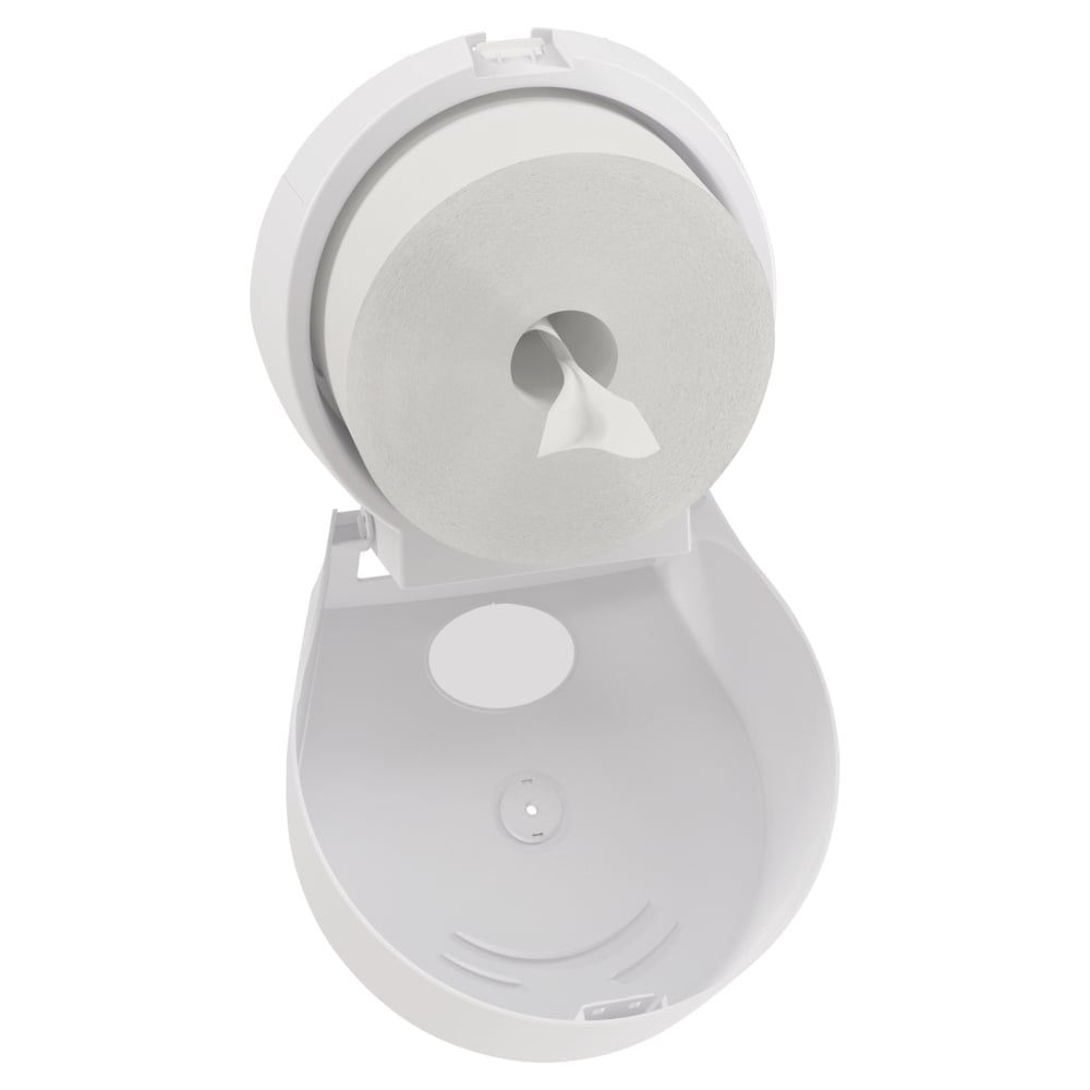 Dozownik papieru toaletowego Scott® Control™ firmy Kimberly-Clark GmbH w kolorze białym (wersja Jumbo) montuje się na ścianie z otwartą pokrywą; przedstawia on higieniczny dozownik papieru toaletowego z centralnym otworem i wystającym arkuszem.