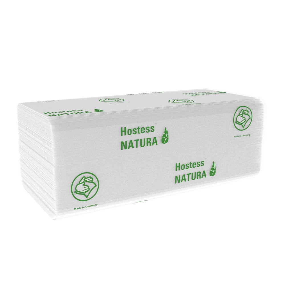 Stos złożonych białych ręczników Hostess™ NATURA™ C-Falz od Kimberly-Clark GmbH z grafiką zielonych liści, symbolem kciuka w górę, tekstem "Made in Germany" i ekologicznym brandingiem. 20 x 140 arkuszy na karton.