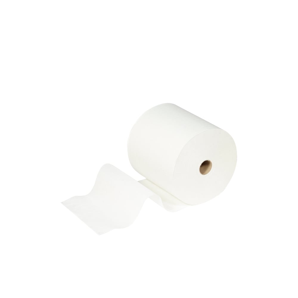 Rolka Scott® ESSENTIAL™ ręczników od Kimberly-Clark GmbH, część białego zestawu 6 rolek, jest pokazana na jednolitym tle, z jednym częściowo rozwiniętym arkuszem wystającym na zewnątrz.