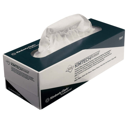 Prostokątne pudełko z precyzyjnymi chusteczkami Kimtech® Science - pudełko do wyciągania/ Biały/ Duży (15 kartonów x 196 arkuszy) firmy Kimberly-Clark GmbH, z wystającą białą chusteczką, idealne do czyszczenia delikatnych powierzchni.