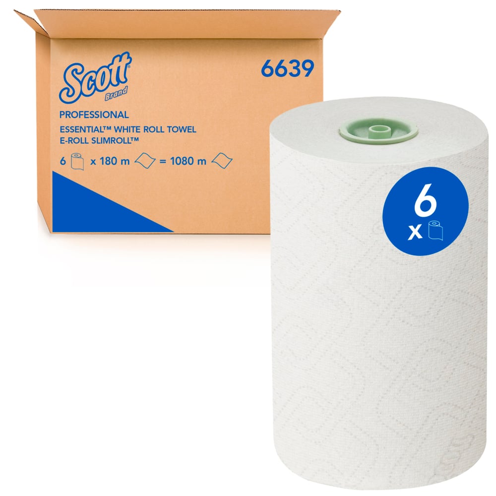Duża biała rolka Scott® Essential™ E-roll Slimroll™ leży przed otwartym kartonowym pudełkiem Kimberly-Clark GmbH. Niebieska naklejka na rolce pokazuje "6x". Jednowarstwowe ręczniki w rolkach są dostępne w opakowaniu 6x180m.