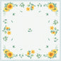 Das Dunicel-Mitteld.84x84 Sunflower day 20P. von Duni GmbH hat einen gitterförmigen Hintergrund mit gelben Sonnenblumen und grünen Blättern am Rand, die Ihrem Tisch einen festlichen Touch verleihen. Die Packung enthält 20 dekorative Tücher.