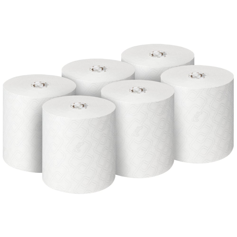 Sześć rolek ręczników Scott® Essential™ (białe), firmy Kimberly-Clark GmbH, jest ułożonych w dwóch rzędach po trzy na białym tle. Każda z 6 rolek w kartonie idealnie nadaje się do higienicznego mycia rąk.