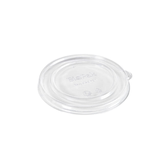 Ein transparenter, runder Deckel Karton SLIM RPET 129x120x12 mm von Duni GmbH, hergestellt aus recyceltes PET, verfügt über eine kleine Seitenlasche und geprägte Recycling-Symbole. Der umweltfreundliche Deckel ist auf weißem Hintergrund abgebildet (Packung: 35 Stück).