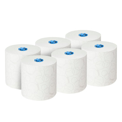 Sechs große weiße Kleenex® Ultra™ Rollenhandtücher (2-lagig, 6x200m) der Kimberly-Clark GmbH, jeweils mit blauem Kunststoffkern und dezenten Kreismustern, angeordnet in zwei Dreierreihen auf einfarbig weißem Hintergrund.