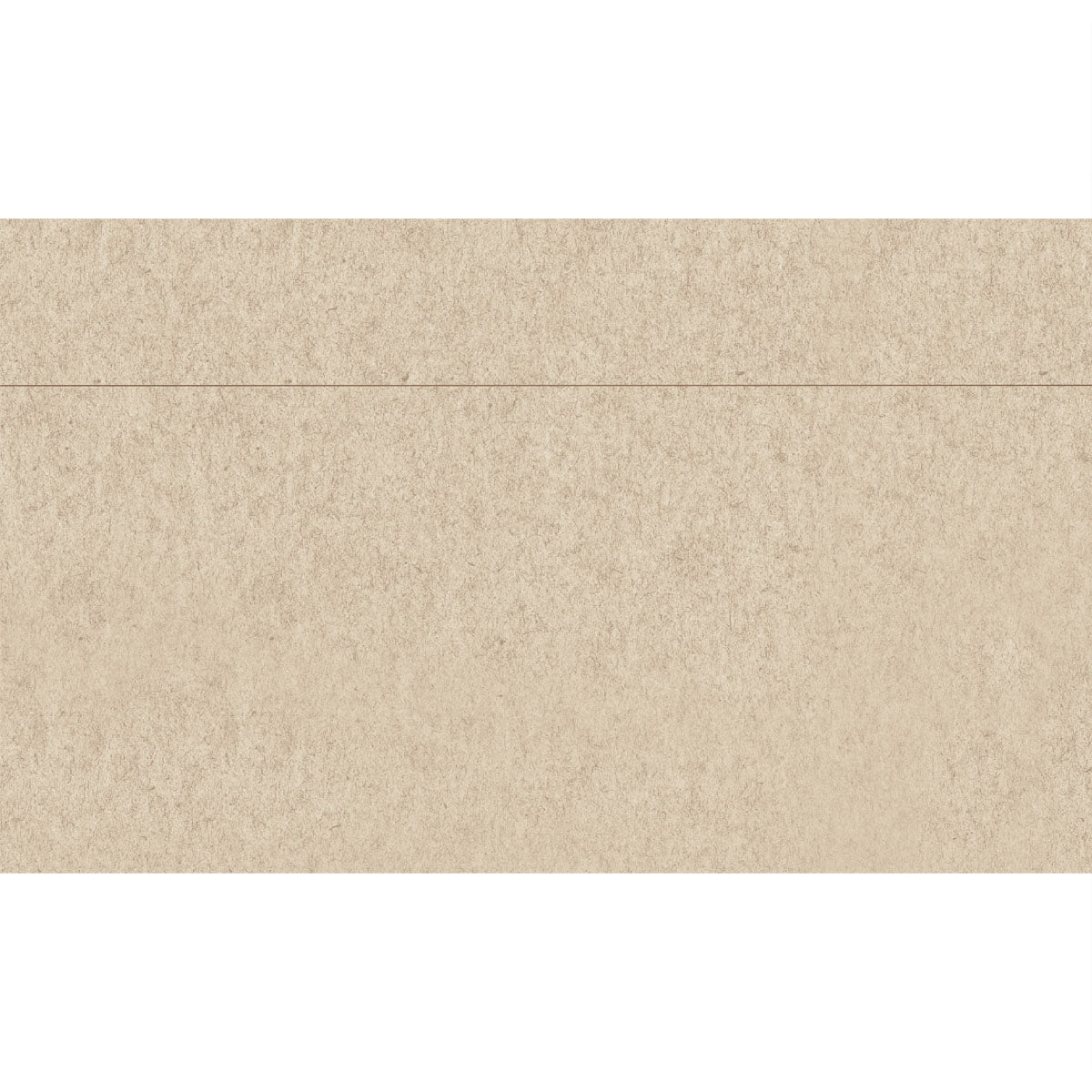 Prostokątna beżowa serwetka firmy Duni GmbH wykonana z materiału z recyklingu z cienką górną linią ma wymiary 33x32 cm. Ekologiczne opakowanie zawiera 750 serwetek; powierzchnia jest lekko strukturalna, a tło jednokolorowe.