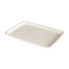 Eine rechteckige, braune Servierplatte Small von Duni GmbH (Braun Bagasse, 285x203x15mm), unbeschichtet und umweltfreundlich, wird auf einem schlichten weißen Hintergrund gezeigt. Ideal für nachhaltiges Servieren; die Packung enthält 60 Stück.