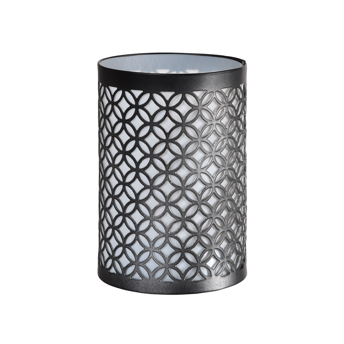 Świecznik metalowy, 8,9x13cm od Duni GmbH zachwyca elegancką czarną geometrią i białym wnętrzem - stylowy element dekoracyjny na Twój stół, przedstawiony na białym tle.