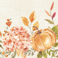 Serwetki 33x33 3-warstwowe 1/4 Spicy Pumpkin od Duni GmbH przedstawiają akwarelową dynię przyprawową, kwiaty hortensji, pomarańczowe jagody i jesienne liście - idealne do jesiennego designu w ciepłych, ziemistych tonach. Opakowanie (50 sztuk).