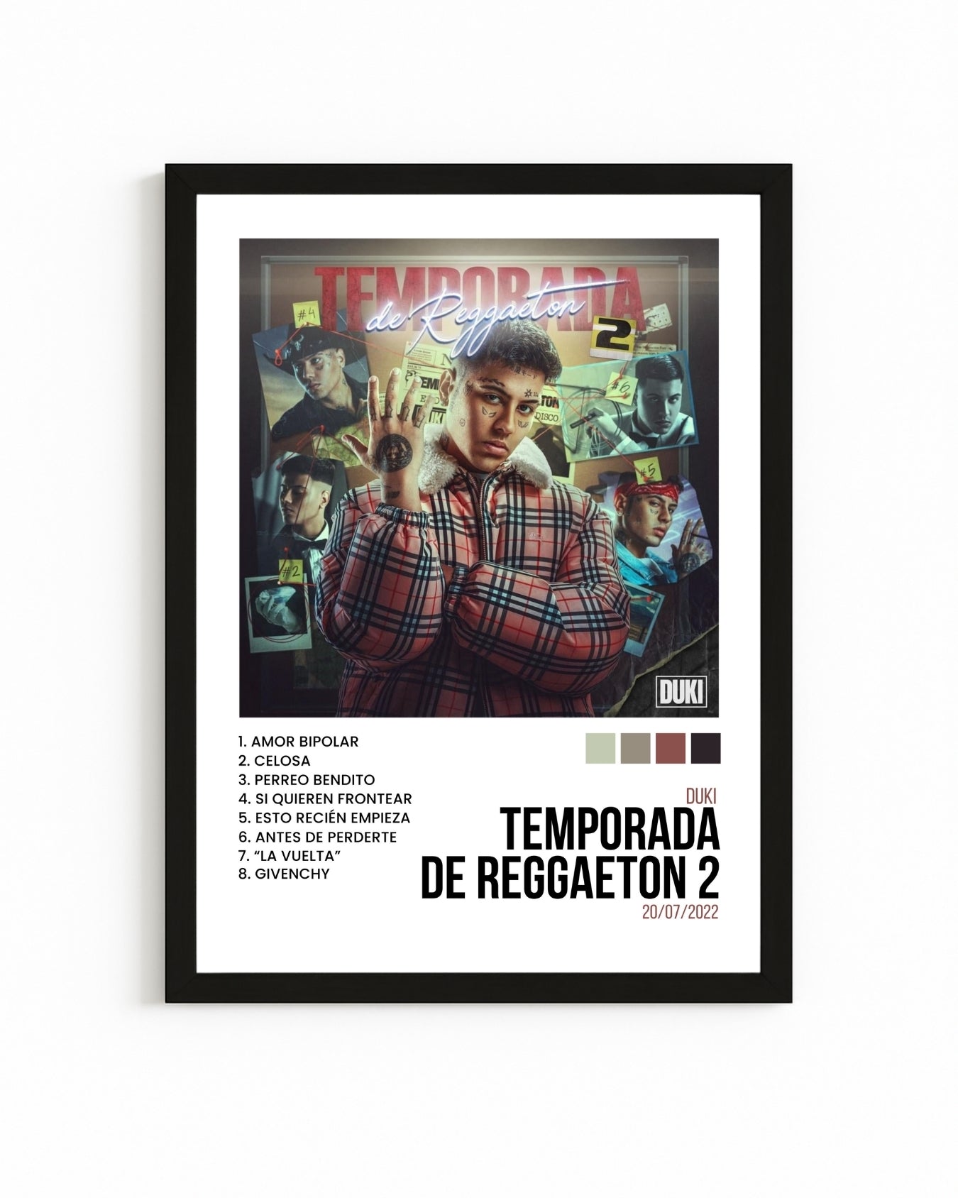 Ein wandmontierter Seifenspender mit geöffneter Front zeigt eine Scott® Control™ Schaum-Handreiniger-Nachfüllung der Kimberly-Clark GmbH. Er ist vor einem weiß-blauen Hintergrund mit Farbverlauf abgebildet und eignet sich ideal für Handhygieneprotokolle. Die Box enthält 4 Patronen.