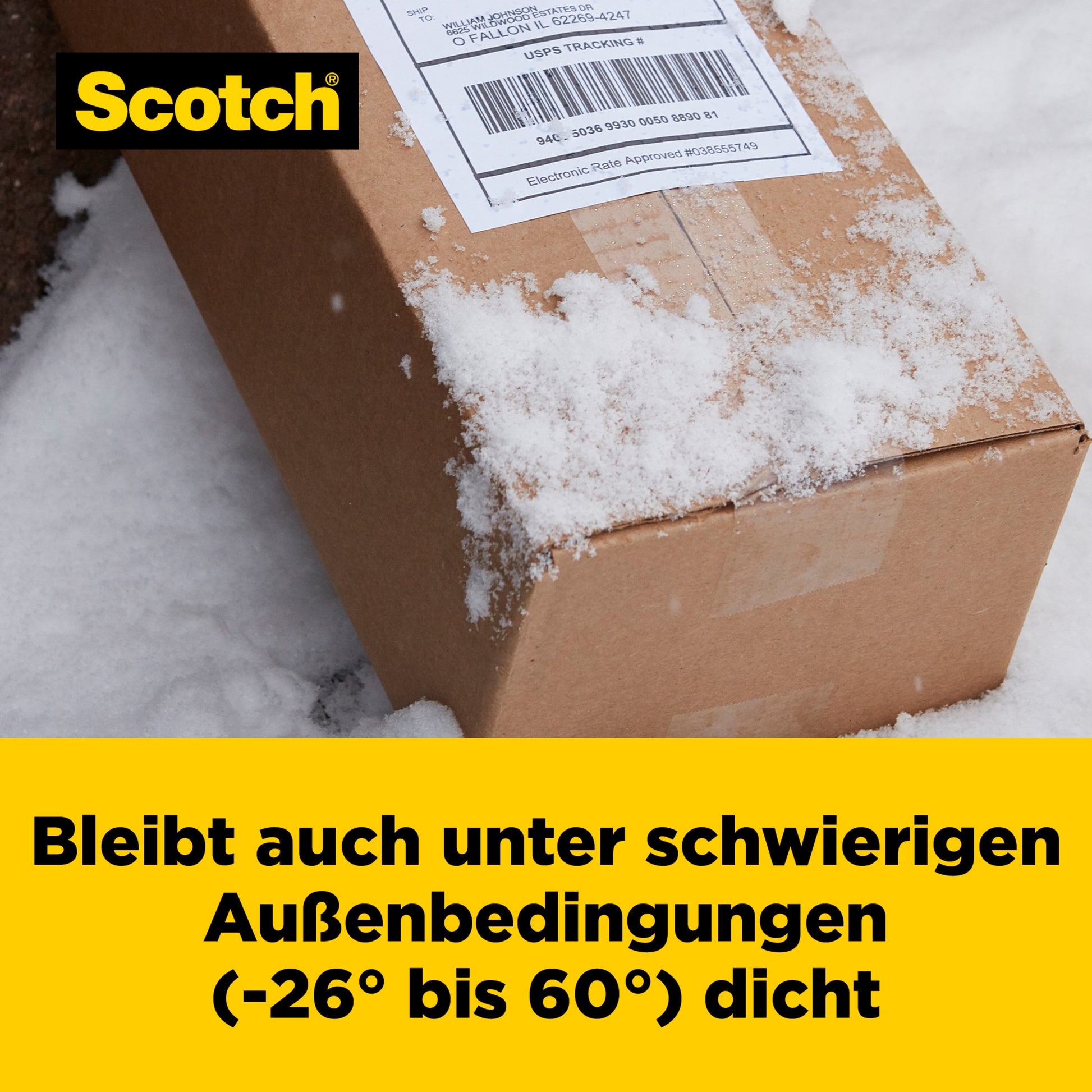 Ein Papppaket mit einem Versandetikett liegt im Schnee. Der Text darunter lautet: "Bleibt auch unter schwierigen Außenbedingungen (-26° bis 60°) dicht" mit dem Scotch® Box Lock™ Verpackungsklebeband 3950-LR3-DC von 3M Deutschland GmbH darüber.