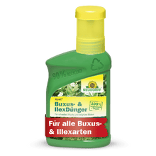 Zielona plastikowa butelka płynnego nawozu Azet Buxus- & IlexDünger od Neudorff Shop, 100% organiczny nawóz roślinny do bukszpanu, ostrokrzewu i innych roślin zimozielonych; wykonana w 90% z materiału pochodzącego z recyklingu i wyposażona w żółtą nakrętkę.