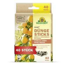 Azet Düngesticks für rośliny cytrusowe i śródziemnomorskie z Neudorff Shop to organiczne pałeczki nawozowe do cytrusów i doniczek śródziemnomorskich, idealne na balkon i taras. Pudełko przedstawia cytryny i zawiera 40 szarych pałeczek.
