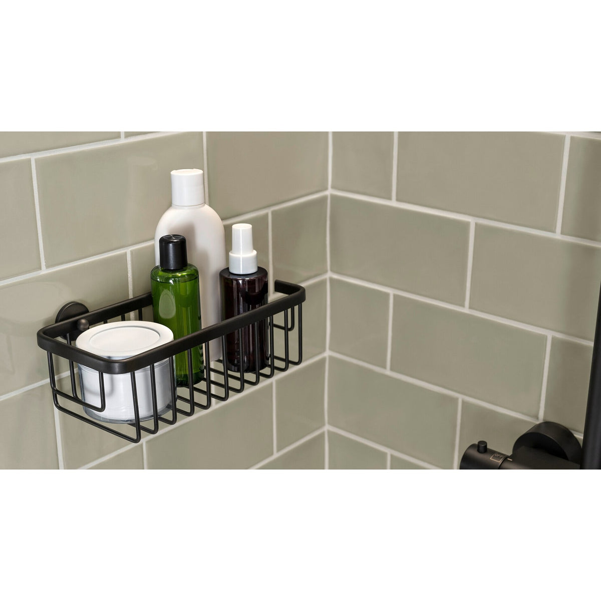tesa ALUXX BLACK Duschkorb, mattschwarz, für Dusche und Badewanne – Anwendung
