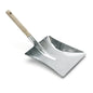 Nölle Profi Brush szufelka metalowa ocynkowana z drewnianym uchwytem (44x22 cm), od Nölle Profi Brush Technik szczotek i pędzli e.K., jest przedstawiona na białym tle - idealna do profesjonalnego czyszczenia.