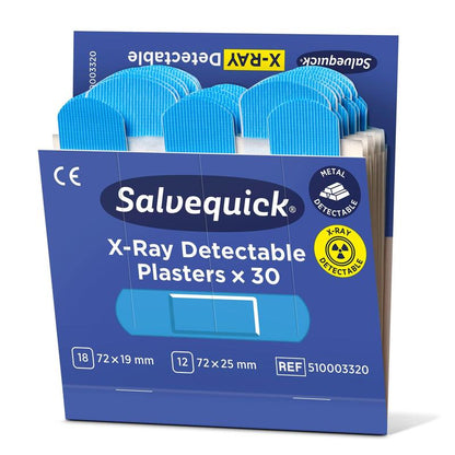 Pudełko Orkla Wound Care AB Salvequick wykrywalne przez rentgen, 30 sztuk/uzupełnienie (opakowanie po 6), z metalowymi i wykrywalnymi przez rentgen plastrami w dwóch rozmiarach.