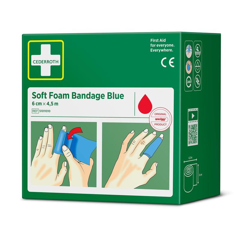 Eine grüne Schachtel mit der Aufschrift "Cederroth weichschaumbinde blau 6 cm x 4,5 m | Packung (1 Stück)" von Orkla Wound Care AB zeigt Abbildungen von Händen, die eine blaue Schaumstoffbinde anlegen, und enthält Erste-Hilfe- und Produktangaben auf der Verpackung.