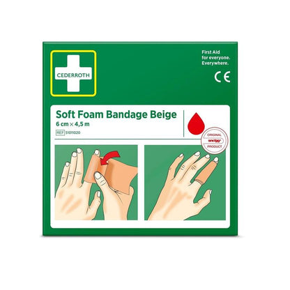 Na zielonym pudełku od Orkla Wound Care AB Cederroth miękka pianka bandaż beżowy 6 cm x 4,5 m (1 sztuka) znajdują się dwa obrazy: jeden pokazuje rękę nakładającą bandaż na palec, a drugi z owiniętym palcem.