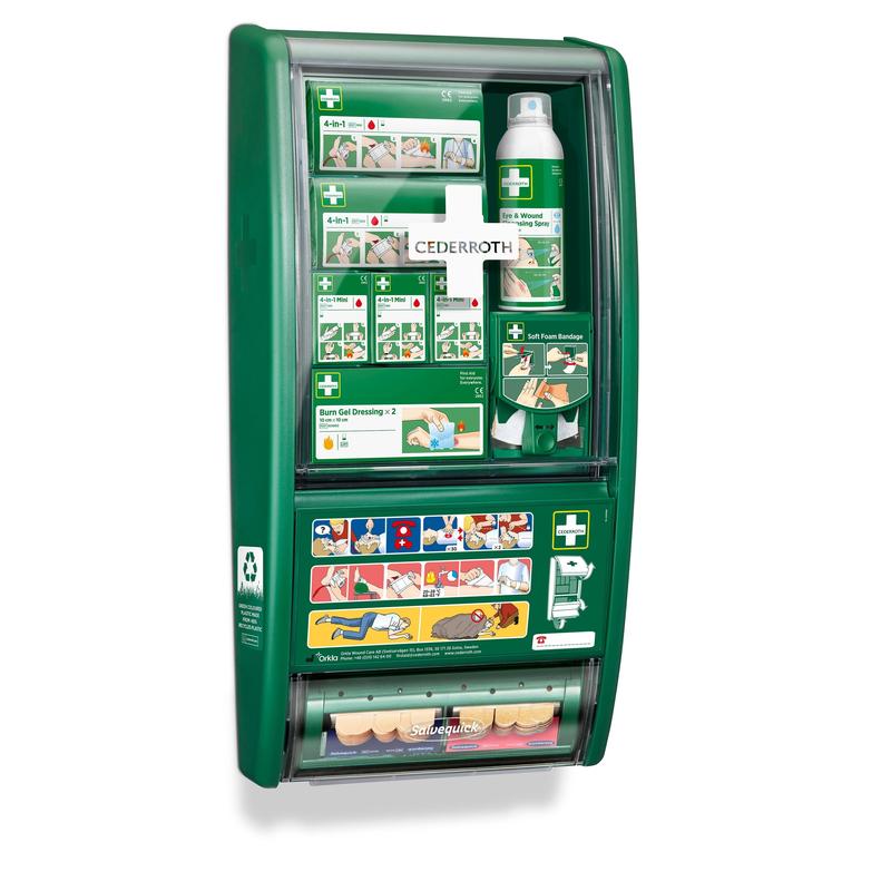 Stacja pierwszej pomocy Cederroth od Orkla Wound Care AB to montowana na ścianie apteczka (1 opakowanie) z plastrami, bandażami, żelem na oparzenia, puszką ze sprayem i ilustrowanym przewodnikiem awaryjnym.