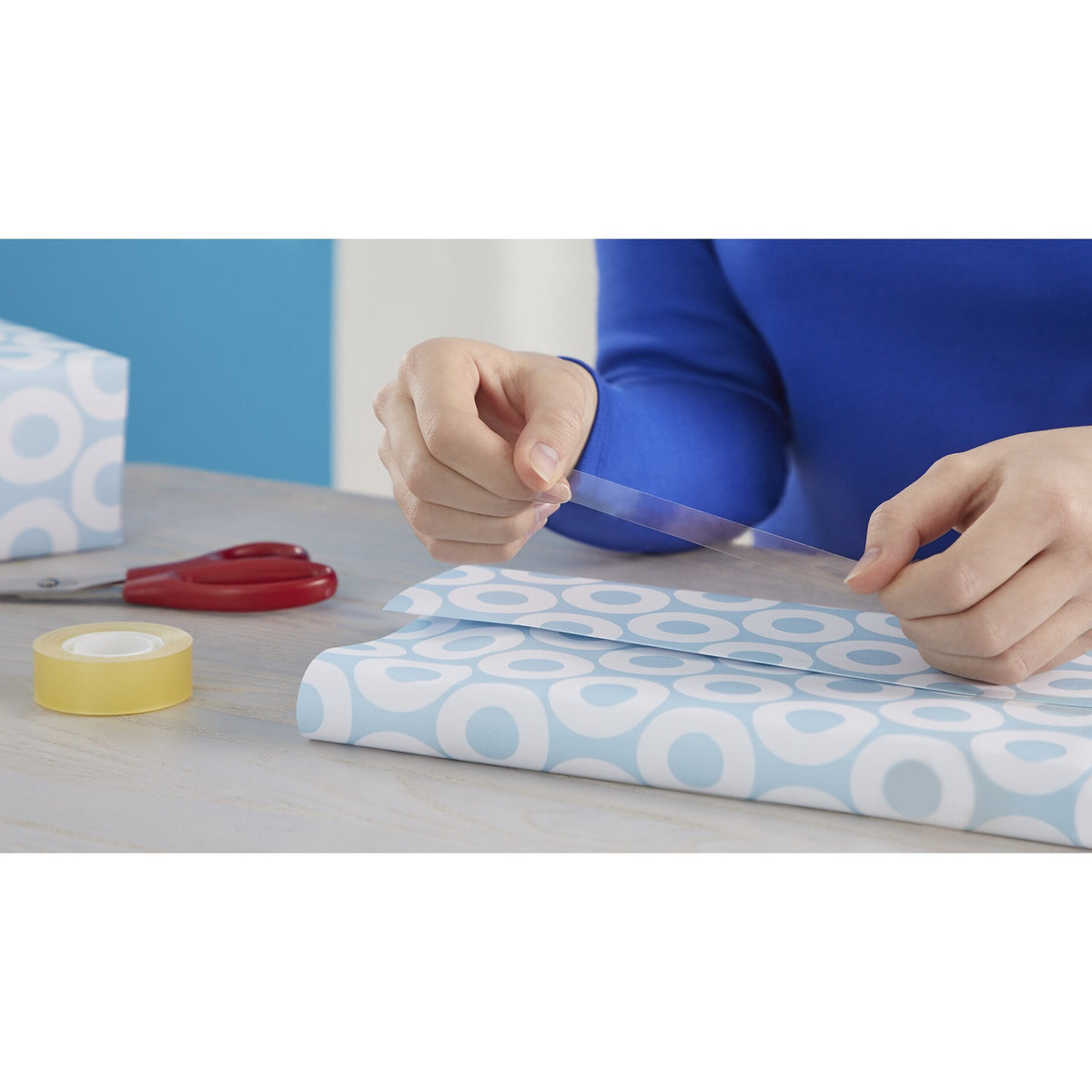 tesafilm 57387 Standard, Shrink, 33 m x 15 mm, transparent – Anwendung