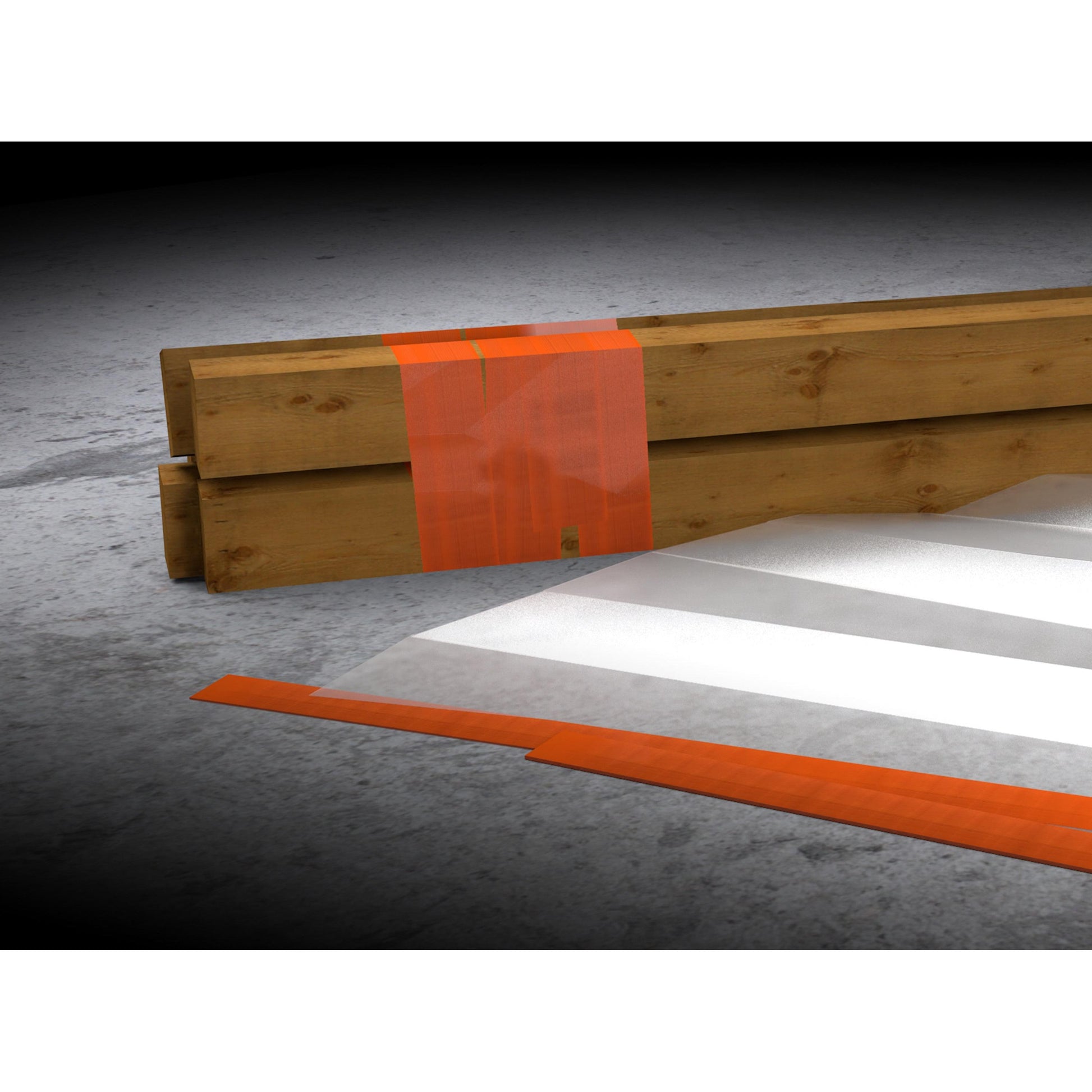 Vier Holzbohlen sind teilweise mit Scotch® High Visibility Klebeband, orange (25 m x 48 mm) der 3M Deutschland GmbH umwickelt. Eine transparente Folie und ein Streifen desselben Klebebandes befinden sich in der Nähe auf dem Betonboden.