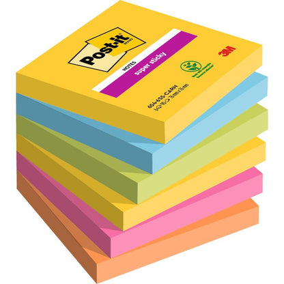 Stos siedmiu karteczek samoprzylepnych Post-it® Super Sticky Notes, 76 mm x 76 mm, 90 arkuszy/blok, w różnych kolorach, gdzie górny żółty blok pokazuje logo Post-it i 3M. Wyprodukowane przez 3M Deutschland GmbH, 100% certyfikowane przez PEFC.