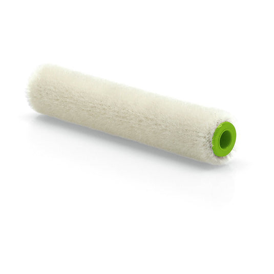 Wałek malarski Mohair Nölle Profi Brush 10 cm (4 mm wysokość włosia) od Nölle Profi Brush Bürsten- & Pinseltechnik e.K., idealny do gładkich powierzchni, ma biały cylindryczny płaszcz z zielonym plastikowym rdzeniem na białym tle.