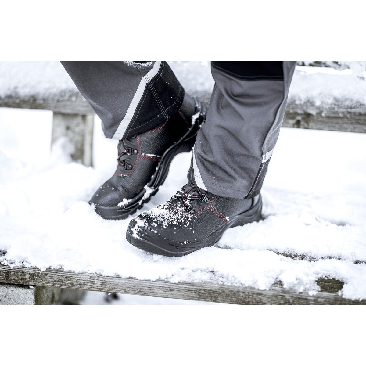 Zimowe buty ochronne NITRAS BASIC STEP MID+ W, S3 CI, średniej wysokości, czarne